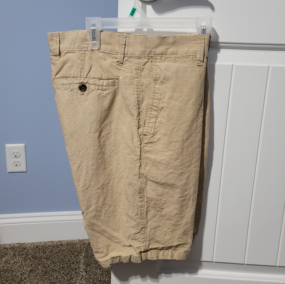 Mens Gap Khakis shorts size 29